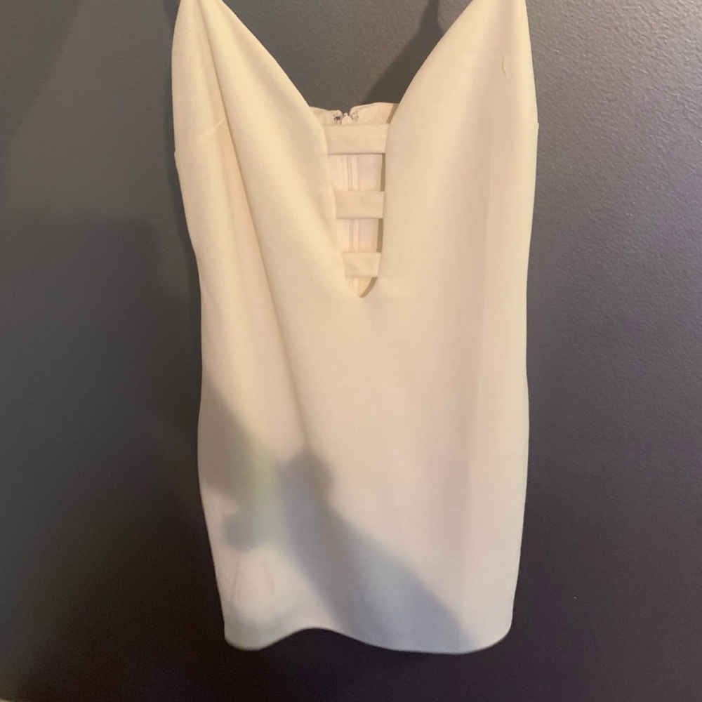 simple white bodycon dress